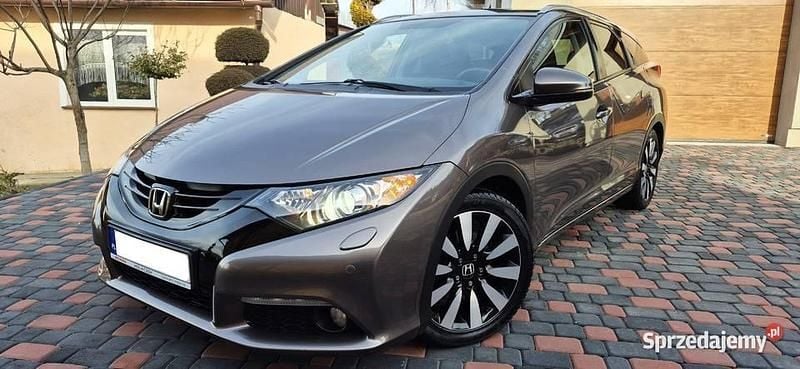 Beżowy Używany 2014 Honda Civic Lifestyle Kombi | 33 900 zł (Dobra cena) - Obraz 1/4