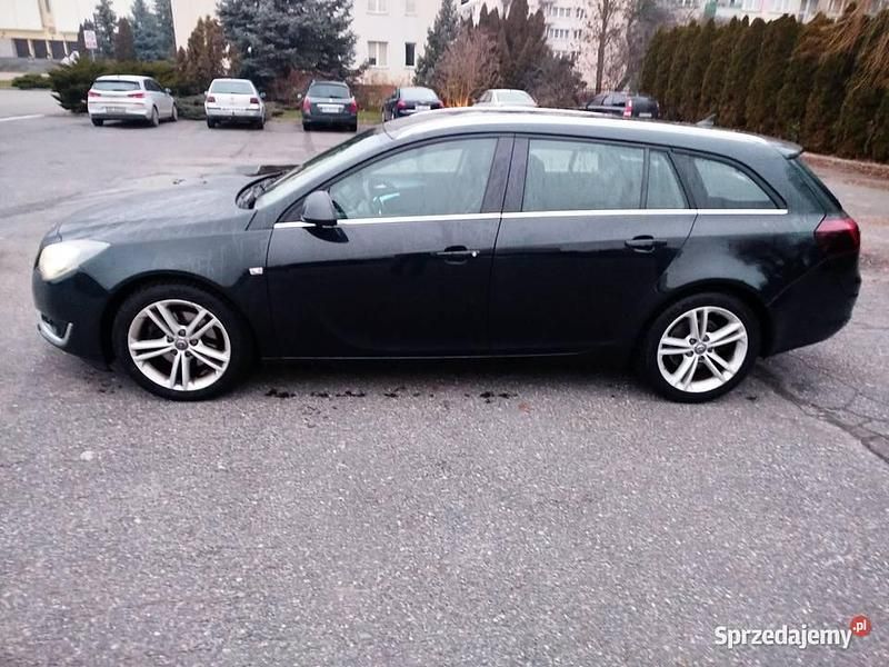 Używany Opel Insignia 2015 Czarny Kombi
