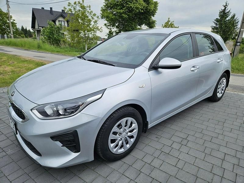 Srebrny (metalik) Używany 2020 Kia Ceed 2 Hatchback | 45 900 zł (Uczciwa cena) - Obraz 1/4