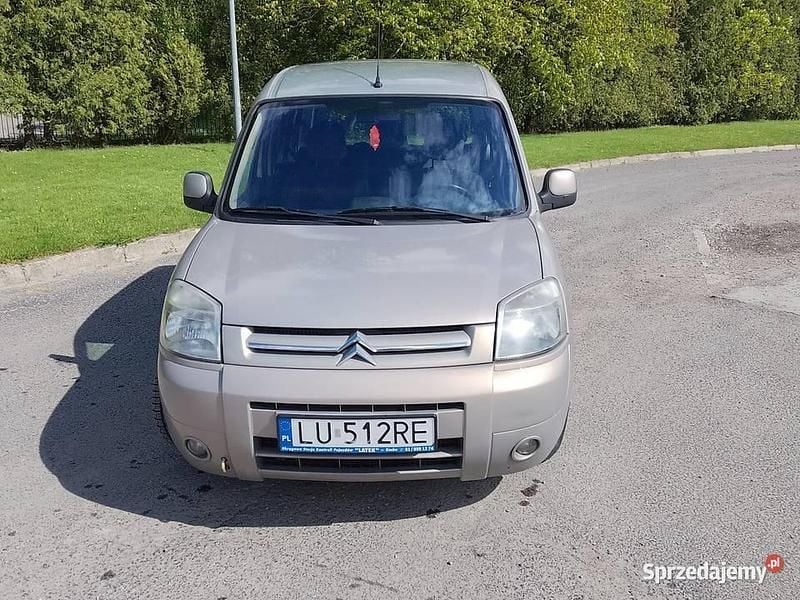 Złoty Używany 2003 Citroën Berlingo Minivan | 9300 zł (Uczciwa cena) - Obraz 1/4