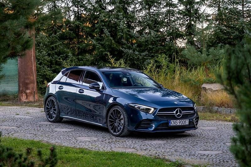 Niebieski ciemny (metalik) Używany 2022 Mercedes A35 AMG AMG Hatchback | 154 777 zł - Obraz 1/4
