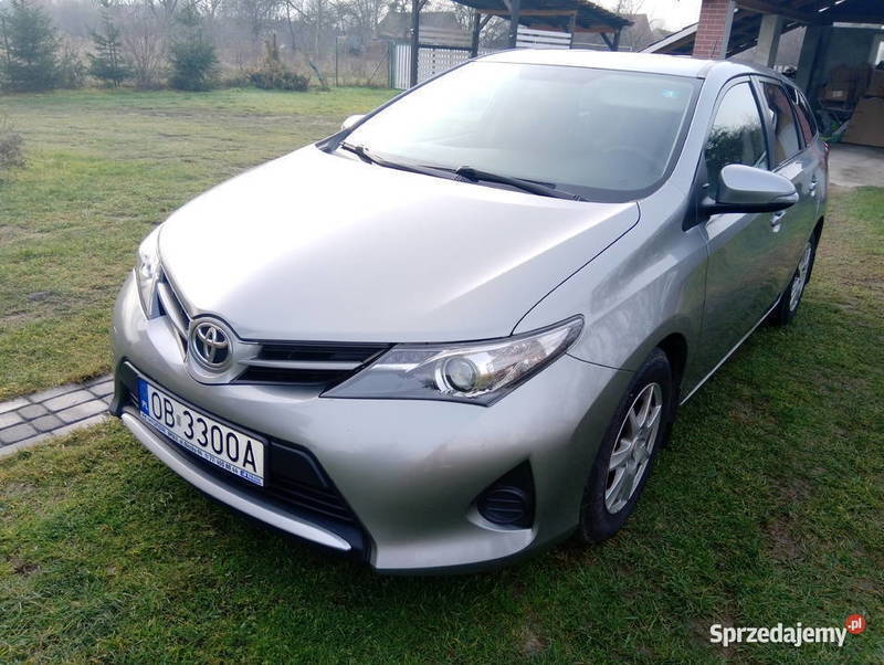 Sprzedany Toyota Auris kombi 1,4 D4D, 9., używany 2013, km