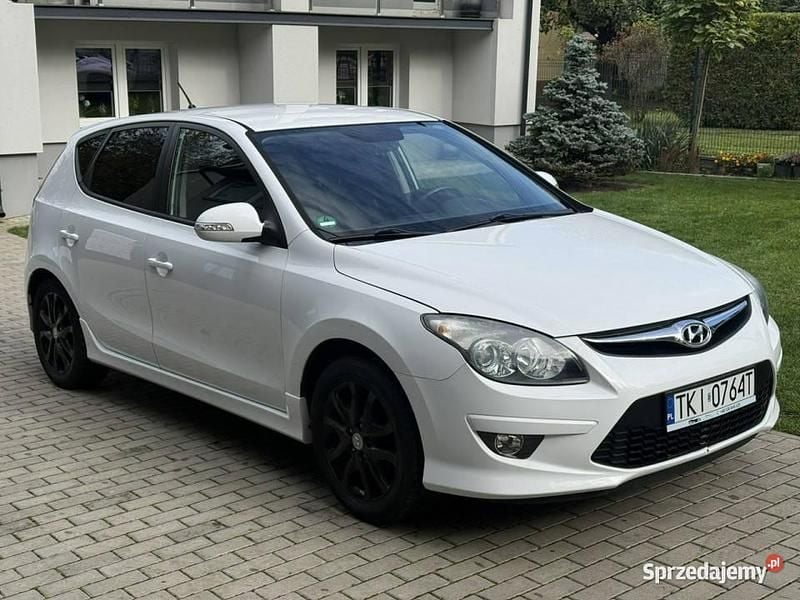 Biały Używany 2010 Hyundai i30 Hatchback | 19 900 zł (Uczciwa cena) - Obraz 1/4