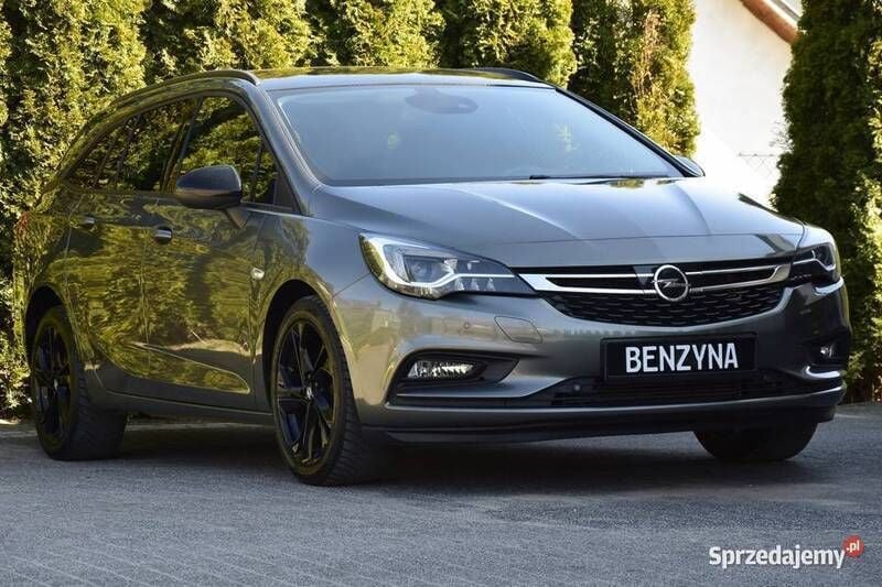 Beżowy Używany 2018 Opel Astra Kombi | 32 500 zł (Super Cena) - Obraz 1/4