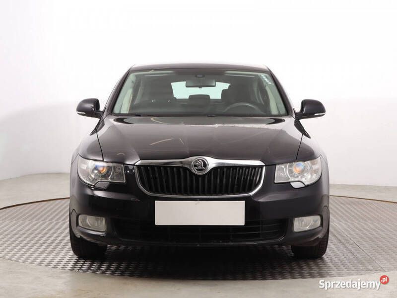 Czarny Używany 2011 Skoda Superb Sedan/Limuzyna | 25 999 zł (Super Cena) - Obraz 1/4