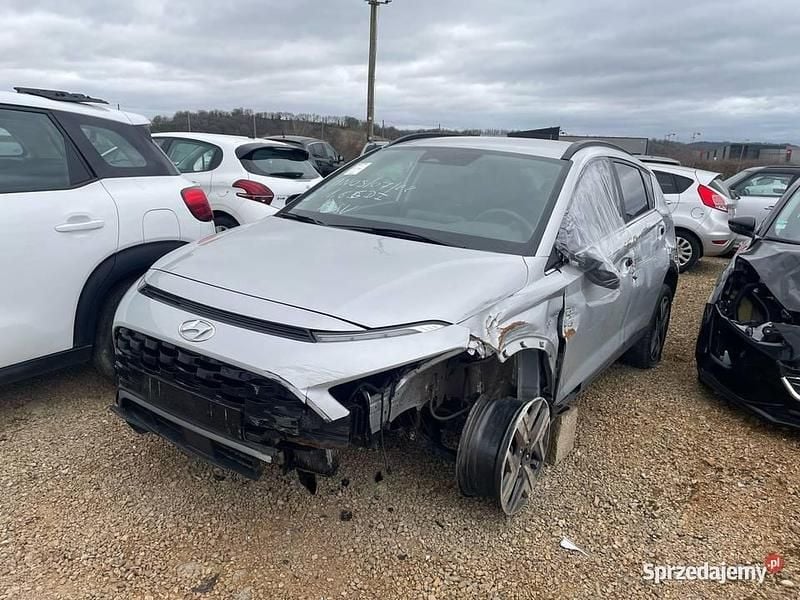 Szary Używany 2022 Hyundai Bayon SUV | 11 700 zł - Obraz 1/4