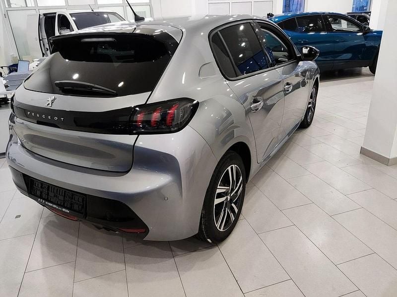 Używany Peugeot 208 Allure 100 KM (73 kW) 2023 Szary (metalik) Hatchback