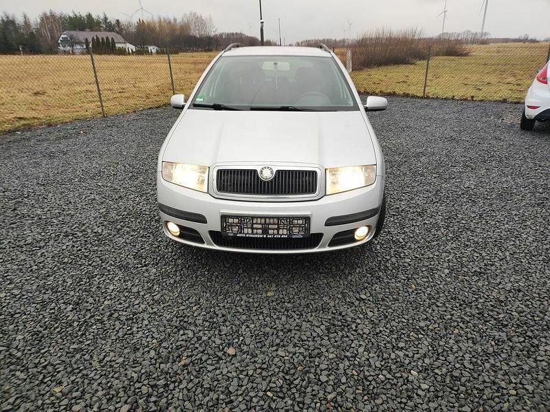 Używany Skoda Fabia 2007 Srebrny Kombi