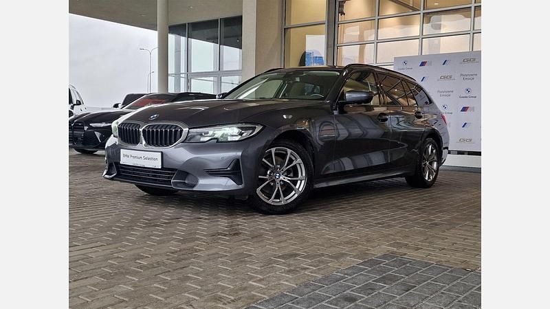 Używany BMW 320 Shadowline 184 KM (135 kW) 2022 Szary mineralny metalizowany Kombi