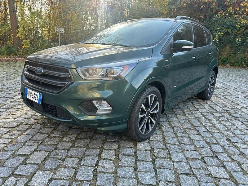 Zielony Używany 2017 Ford Kuga ST-Line SUV | 49 900 zł (Super Cena) - Obraz 1/4