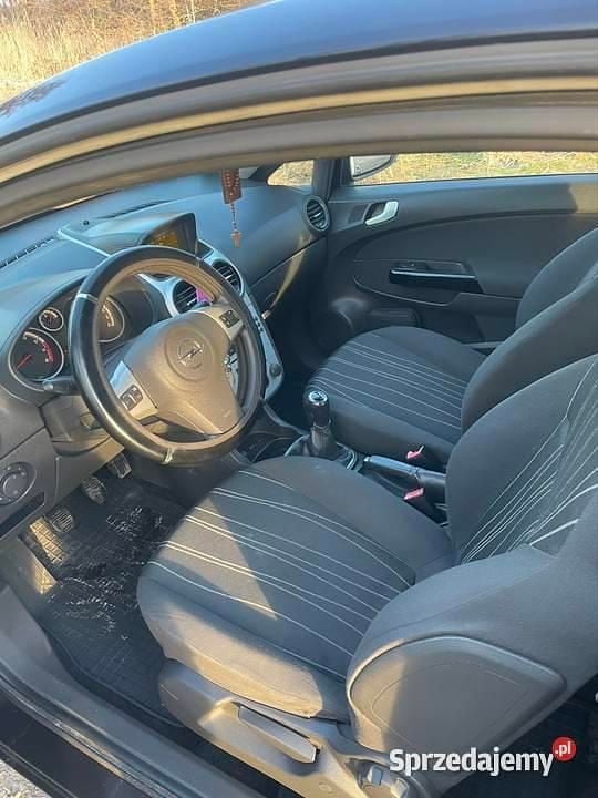 Używany Opel Corsa 80 KM (58 kW) 2009 Czarny Hatchback