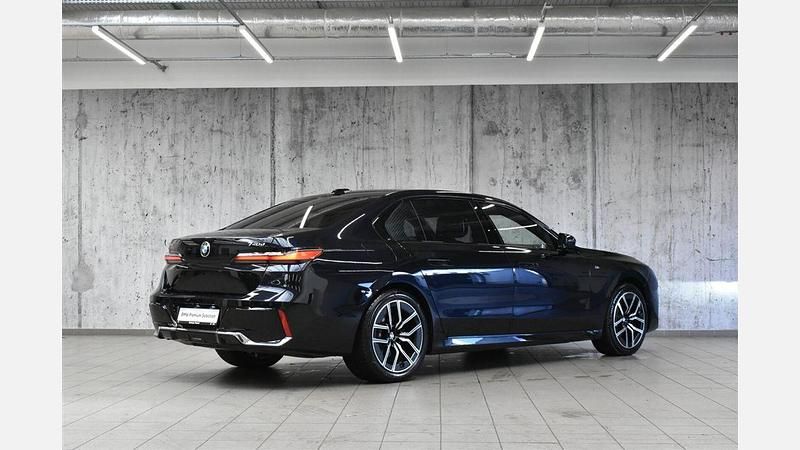 Używany BMW 740 Comfort Edition 299 KM (219 kW) 2024 Carbon black metallic metalizowany Sedan/Limuzyna