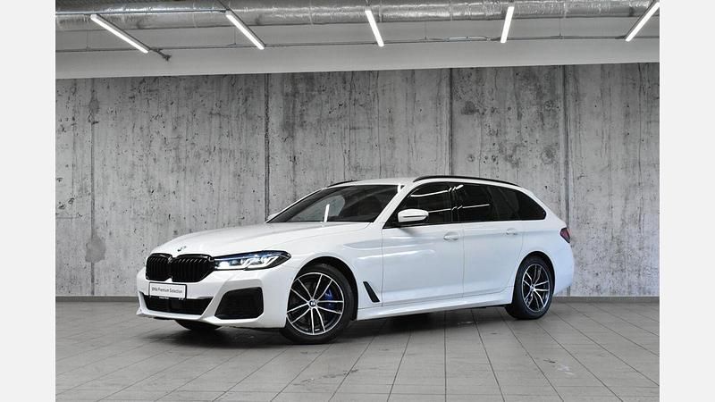 Biel alpejska Używany 2023 BMW 520 Shadowline Kombi | 167 700 zł (Uczciwa cena) - Obraz 1/3