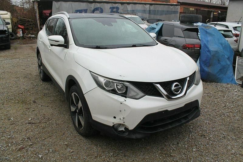 Używany Nissan Qashqai 110 KM (80 kW) 2015 Biały SUV