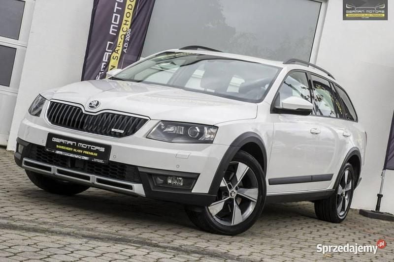 Biały Używany 2016 Skoda Octavia Scout Kombi | 56 900 zł - Obraz 1/4