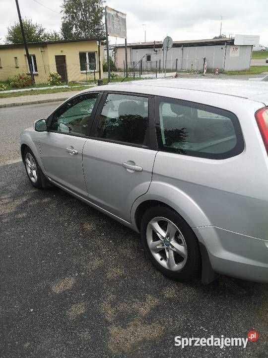 Używany Ford Focus 2010 Srebrny Sedan/Limuzyna