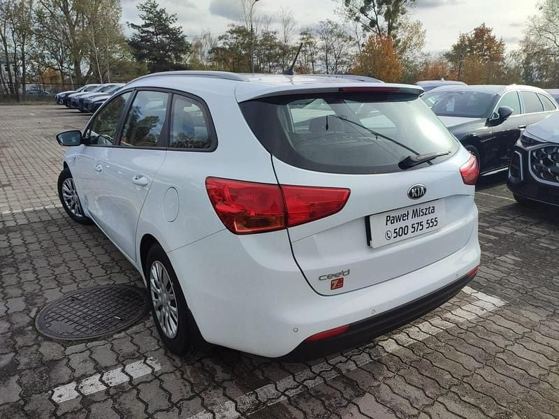 Używany Kia Ceed 99 KM (72 kW) 2018 Biały Hatchback