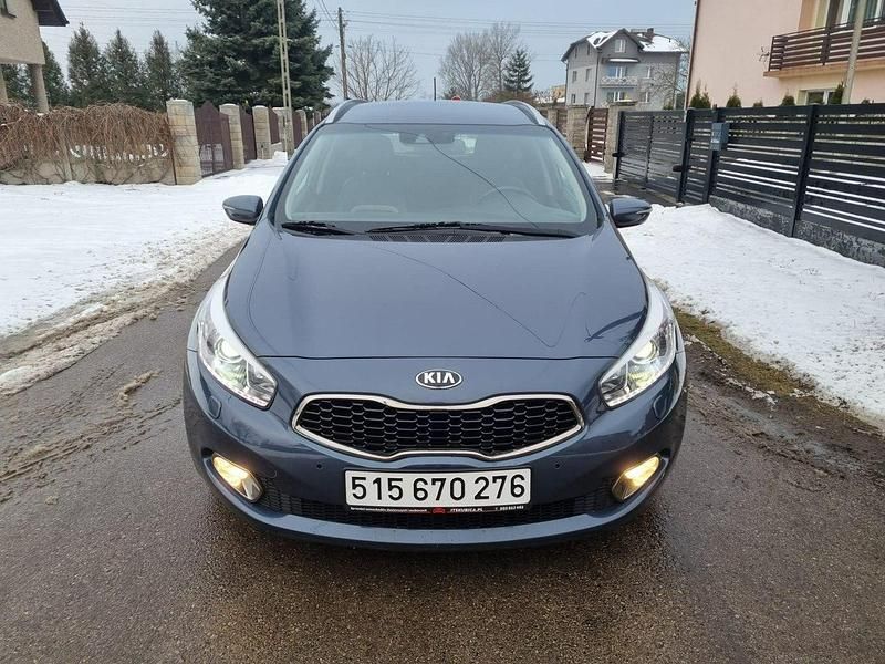 Używany Kia Ceed 128 KM (94 kW) 2014 Niebieski Hatchback