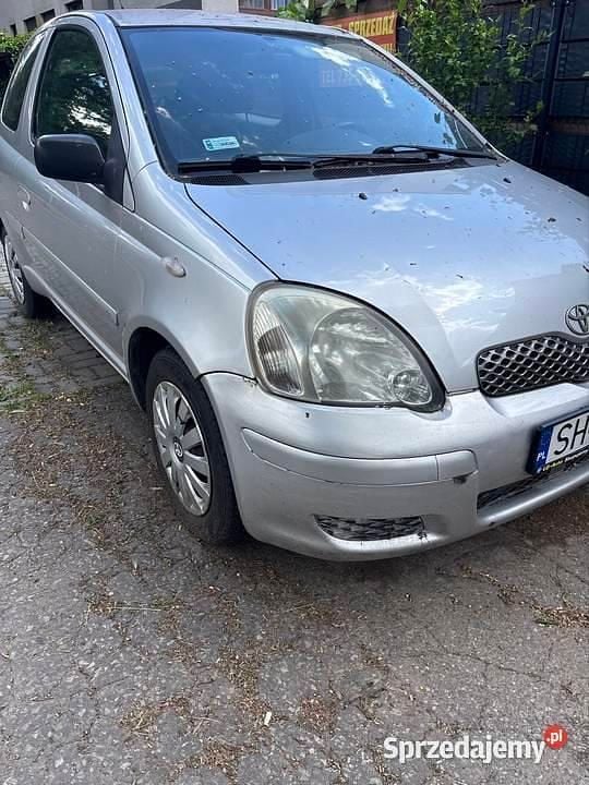 Srebrny Używany 2004 Toyota Yaris Hatchback | 3300 zł (Dobra cena) - Obraz 1/4