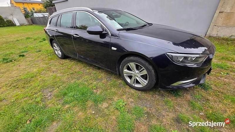Używany Opel Insignia 2017 Granatowy Kombi