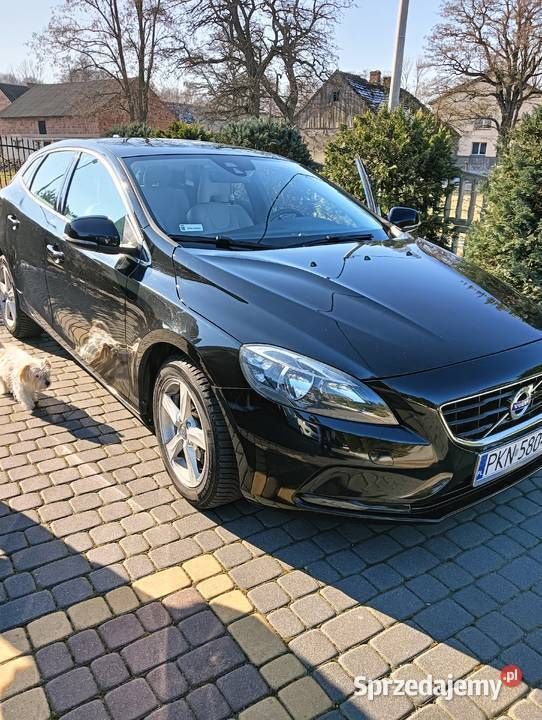 Czarny Używany 2015 Volvo V40 Kombi | 52 000 zł (Drogi) - Obraz 1/4