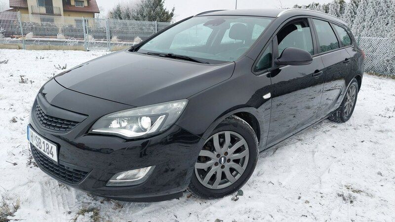 Czarny (metalik) Używany 2010 Opel Astra Sedan/Limuzyna | 24 800 zł (Uczciwa cena) - Obraz 1/4