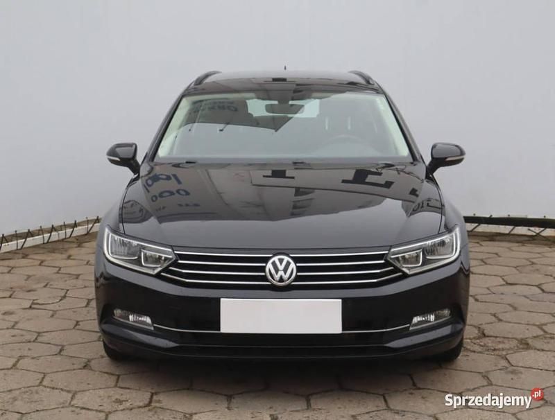 Czarny Używany 2016 VW Passat Kombi | 47 999 zł (Uczciwa cena) - Obraz 1/4