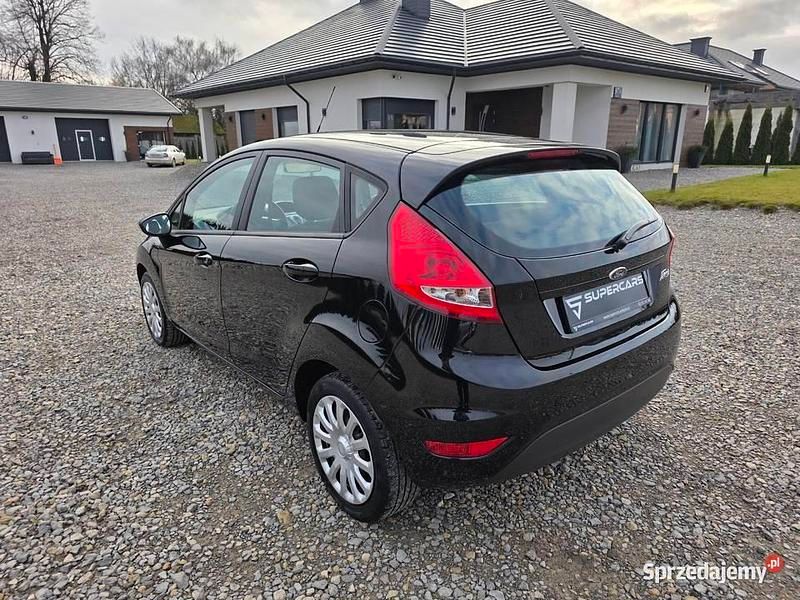 Używany Ford Fiesta Ghia 2011 Czarny Hatchback
