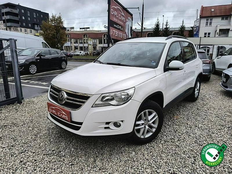 Biały Używany 2009 VW Tiguan SUV | 29 900 zł (Dość drogi) - Obraz 1/4