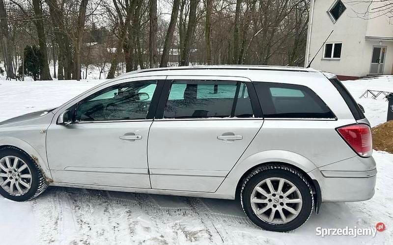Używany Opel Astra 105 KM (77 kW) 2004 Srebrny Kombi