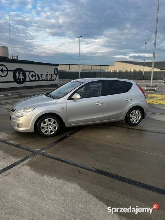 Srebrny Używany 2007 Hyundai i30 Hatchback | 11 999 zł (Uczciwa cena) - Obraz 1/4