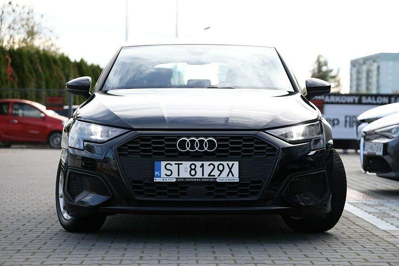 Używany Audi A3 Sportback 2022 Czarny Hatchback