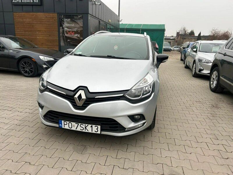Srebrny (metalik) Używany 2018 Renault Clio GrandTour Kombi | 34 900 zł (Uczciwa cena) - Obraz 1/4