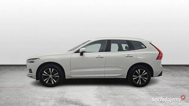 Biały Używany 2021 Volvo XC60 Momentum SUV | 137 900 zł (Dobra cena) - Obraz 1/4