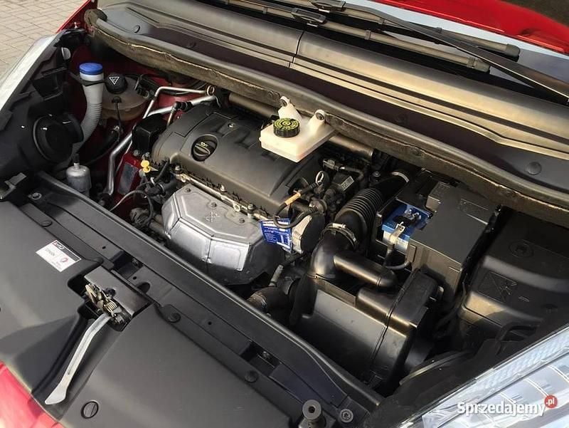 Używany Citroën C4 2010 Czerwony Minivan