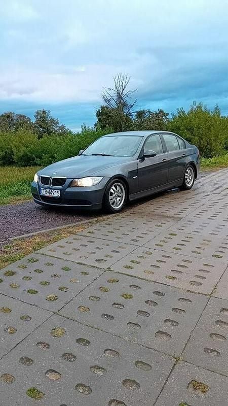Inny kolor Używany 2005 BMW 320 Sedan/Limuzyna | 13 900 zł (Uczciwa cena) - Obraz 1/4
