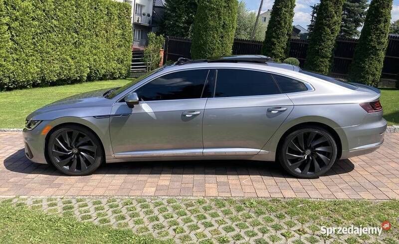 Srebrny Używany 2019 VW Arteon Executive Sedan/Limuzyna | 99 900 zł (Super Cena) - Obraz 1/4