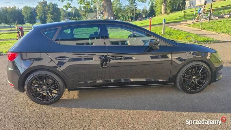 Czarny Używany 2014 Seat Leon FR Hatchback | 44 800 zł (Dość drogi) - Obraz 1/4