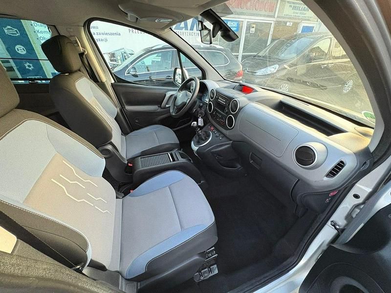 Używany Peugeot Partner 120 KM (88 kW) 2016 Srebrny (metalik) Minivan