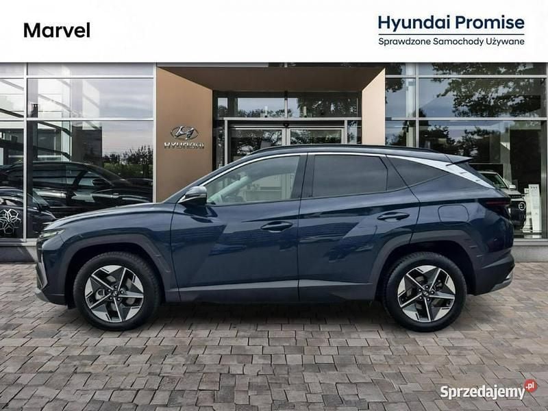 Niebieski ciemny (metalik) Używany 2024 Hyundai Tucson SUV | 134 900 zł (Uczciwa cena) - Obraz 1/4