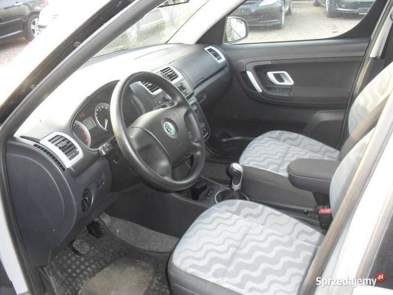 Srebrny Używany 2009 Skoda Roomster Minivan | 15 800 zł - Obraz 1/4