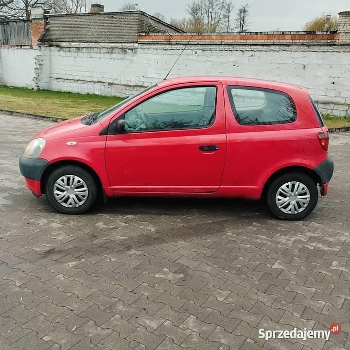 Czerwony Używany 1999 Toyota Yaris Hatchback | 1500 zł (Uczciwa cena) - Obraz 1/4