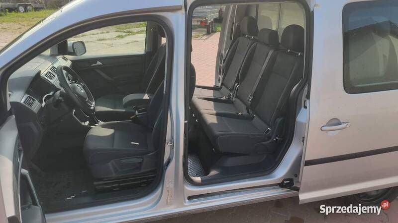 Używany VW Caddy Maxi 2016 Srebrny Minivan