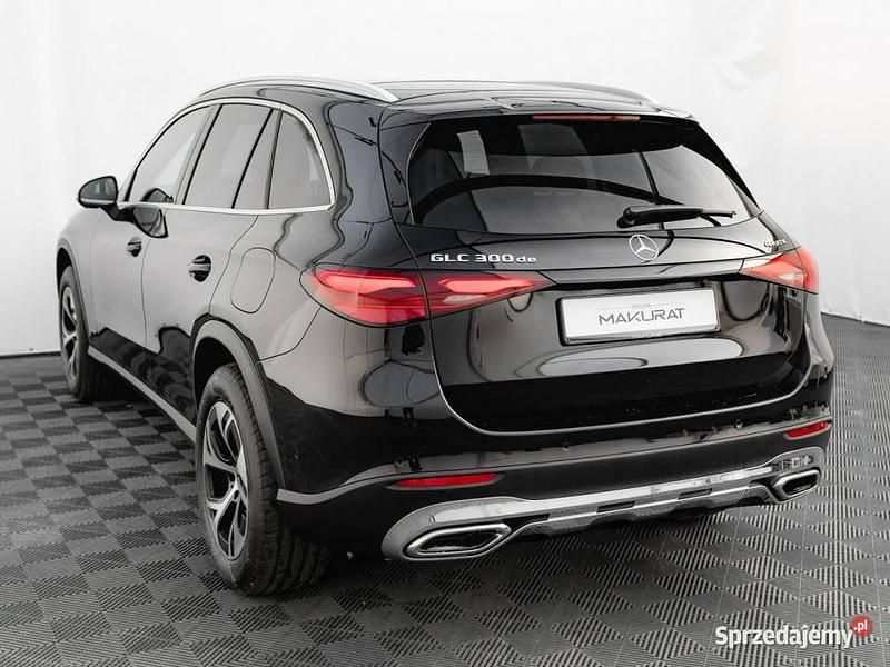 Używany Mercedes GLC300e Avantgarde 2024 Czarny SUV