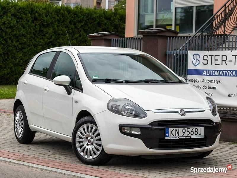 Biały (metalik, perła) Używany 2011 Fiat Grande Punto Hatchback | 16 500 zł - Obraz 1/4