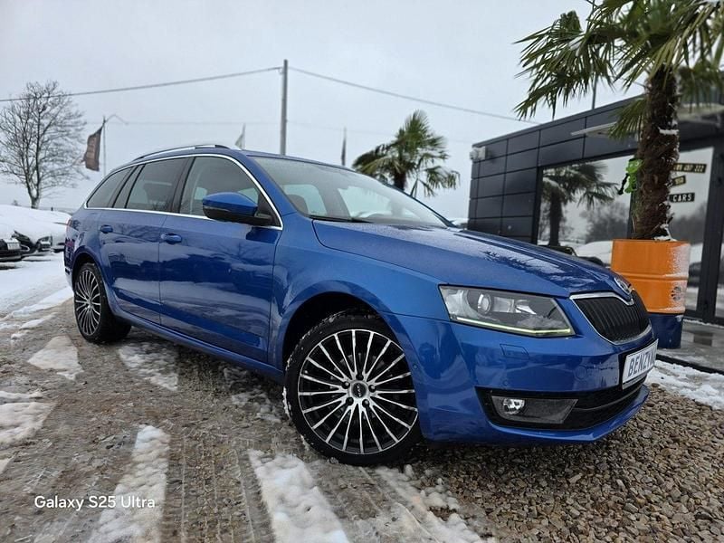 Używany Skoda Octavia 105 KM (77 kW) 2014 Niebieski ciemny (metalik, perła) Kombi