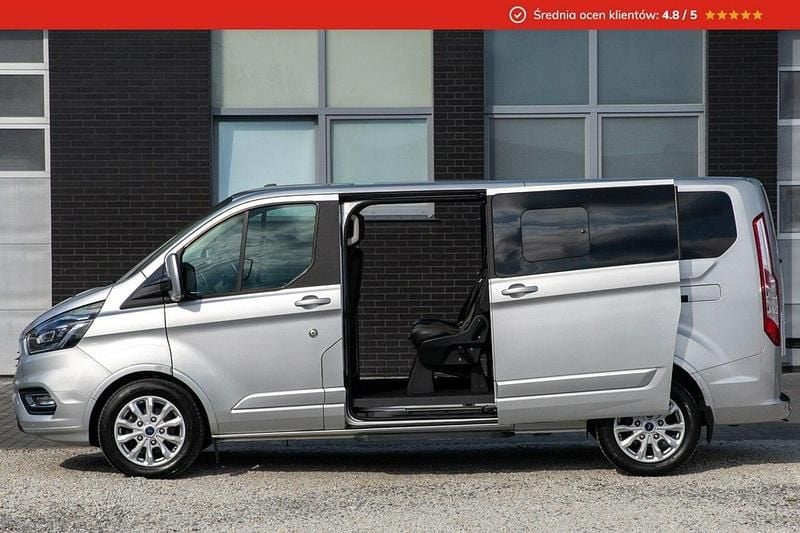 Srebrny (metalik) Używany 2022 Ford Tourneo Custom Titanium Minivan | 139 900 zł (Super Cena) - Obraz 1/4