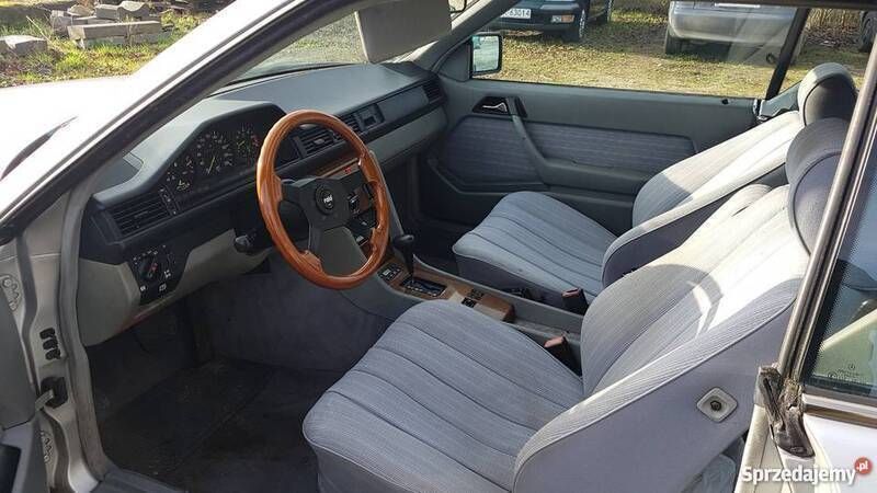 Używany Mercedes 230 1987 Srebrny Coupe