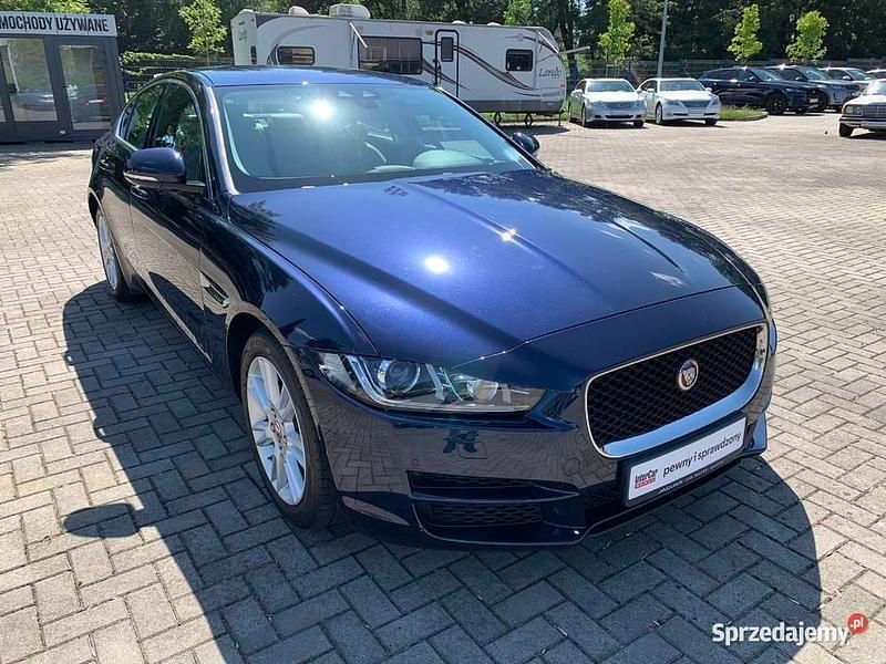 Granatowy Używany 2017 Jaguar XE Sedan/Limuzyna | 85 900 zł (Drogi) - Obraz 1/4