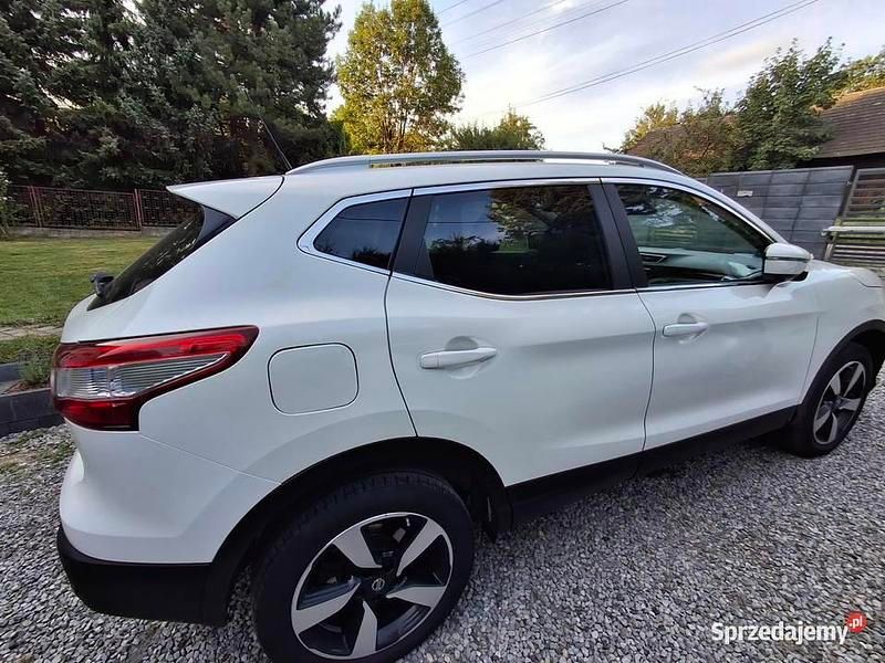 Biały Używany 2015 Nissan Qashqai SUV | 39 000 zł (Uczciwa cena) - Obraz 1/4